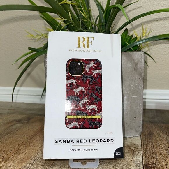 iPhone 11 Pro Case Richmond & Finch Samba Red Leopard - Picture 3 of 8